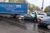 Внаслідок зіткнення вантажівки та BMW заблоковано рух на головній магістралі Миколаєва (відео).