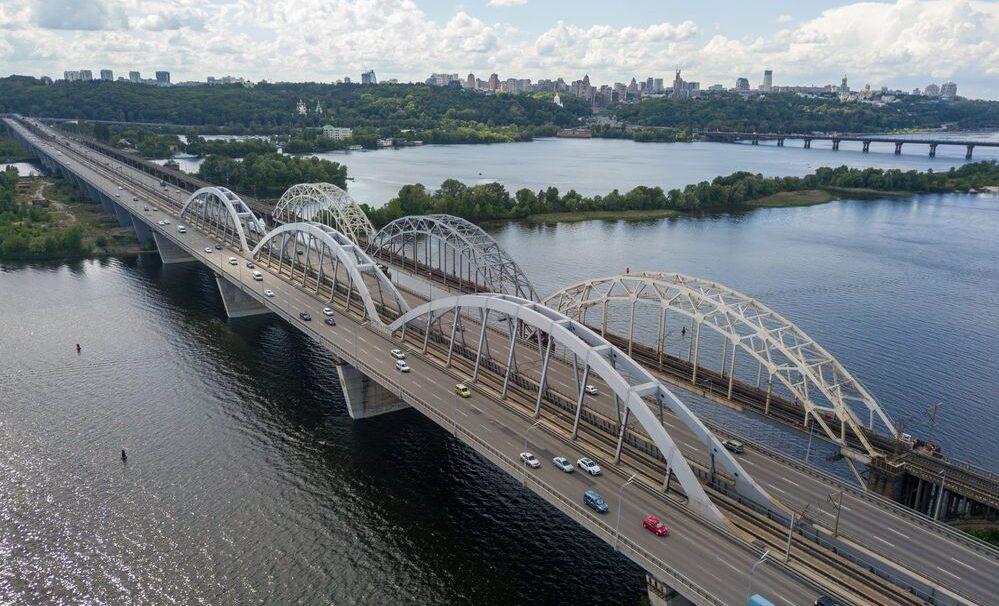 Петиція про відновлення руху Дарницьким мостом під час тривог зібрала необхідну кількість голосів.