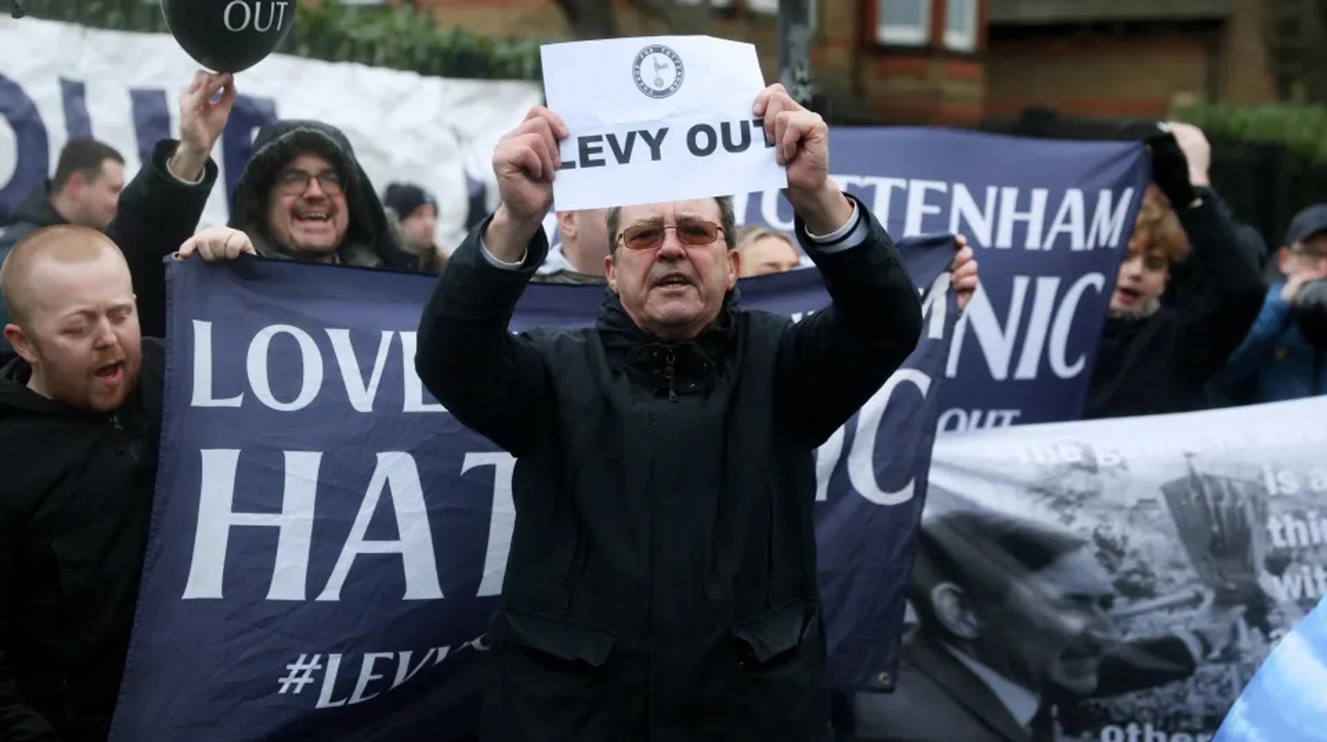 Tottenham fans staged a creative protest against the club's owner.