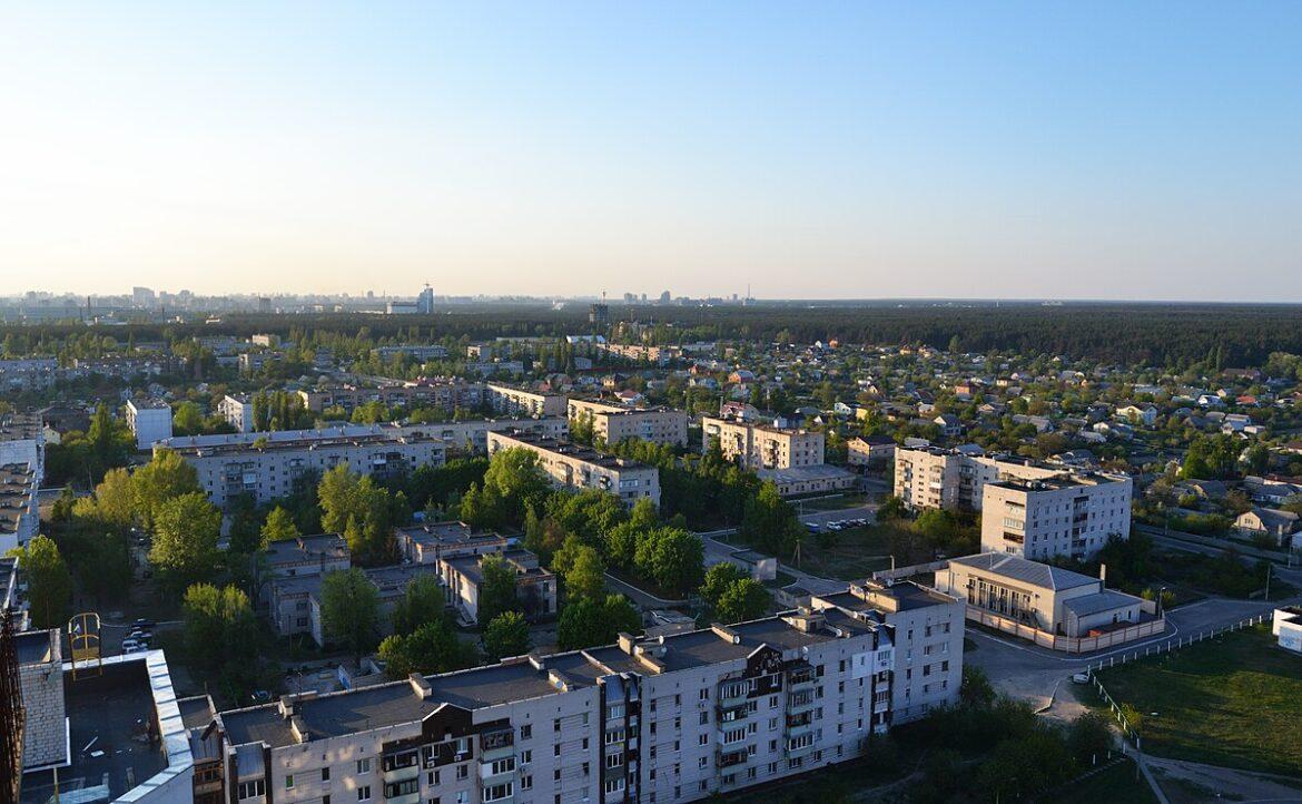 Residents of Kyiv have urged the city council to restore order in one of the city's residential neighborhoods.