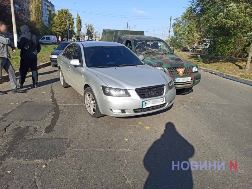 На перекрестке в Николаеве столкнулись «Хюндай» и «Мицубиси»