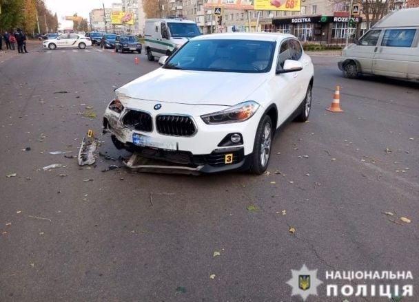 В Черниговской области «скорая» с беременной попала в ДТП и наехала на пешехода